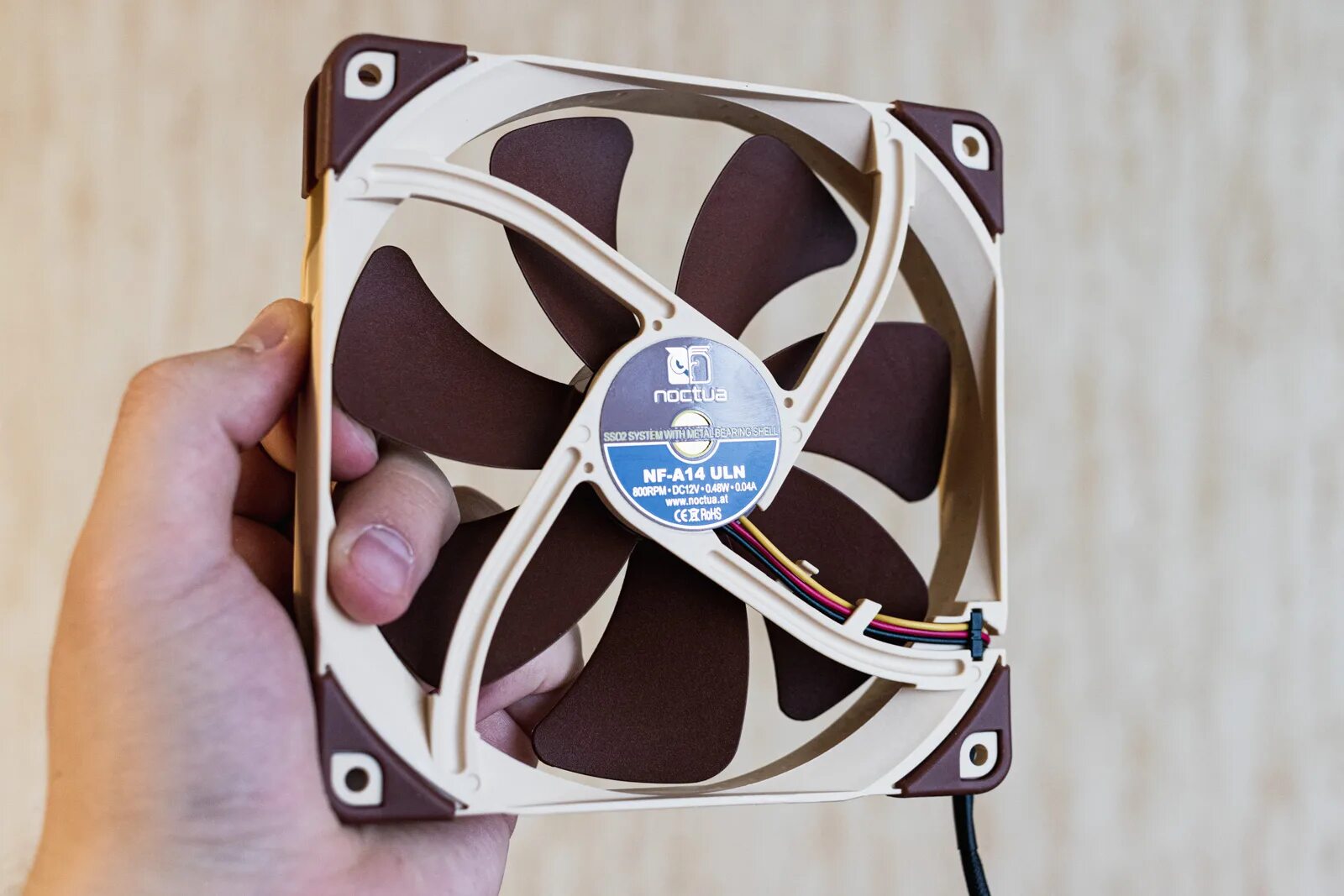 Как понять вентилятор на вдув. Noctua nf-a14 uln. noctua nf-a14 pwm. кулер ноктуа в корпусе. noctua вентиляторы в корпусе.