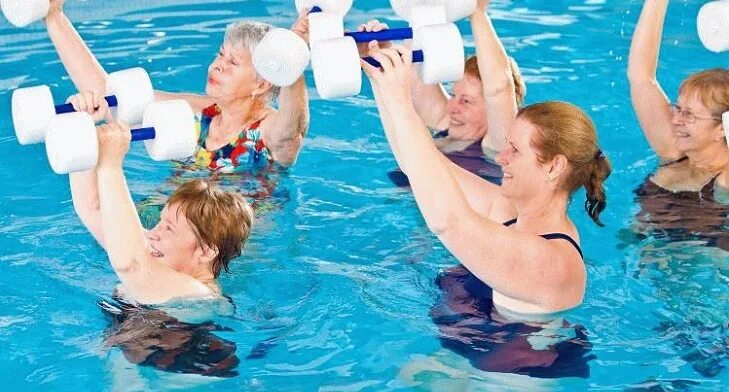 Бассейн после эндопротезирования. Аквааэробика для пожилых людей. Лечебная физкультура в бассейне. Упражнения в бассейне при артрозе. Упражнения в бассейне при артрите.