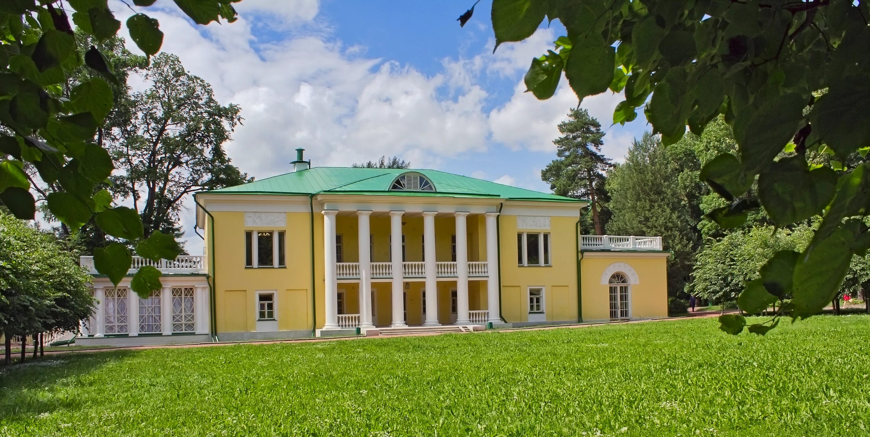 Ленинские горки московская область фото. Горки Ленинские музей-заповедник. Усадьба горки Ленинские парк. Музей-заповедник Ленинские горки, рабочий посёлок горки Ленинские. Главный дом усадьбы, рабочий посёлок горки Ленинские.