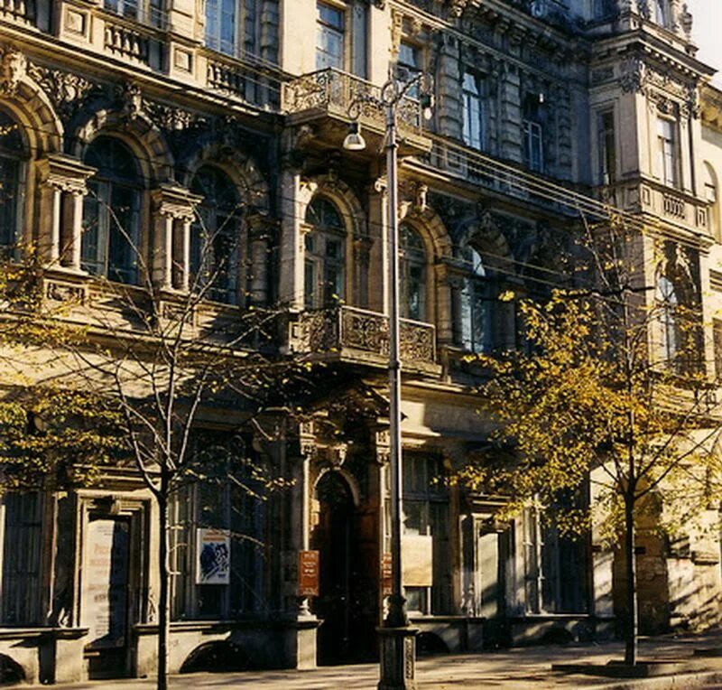 Художественный музей крошицкого. Художественный музей крошицкого севастополь. Музей крошицкого севастополь. Художественный музей имени крошицкого севастополь. Здание музея крошицкого севастополь.