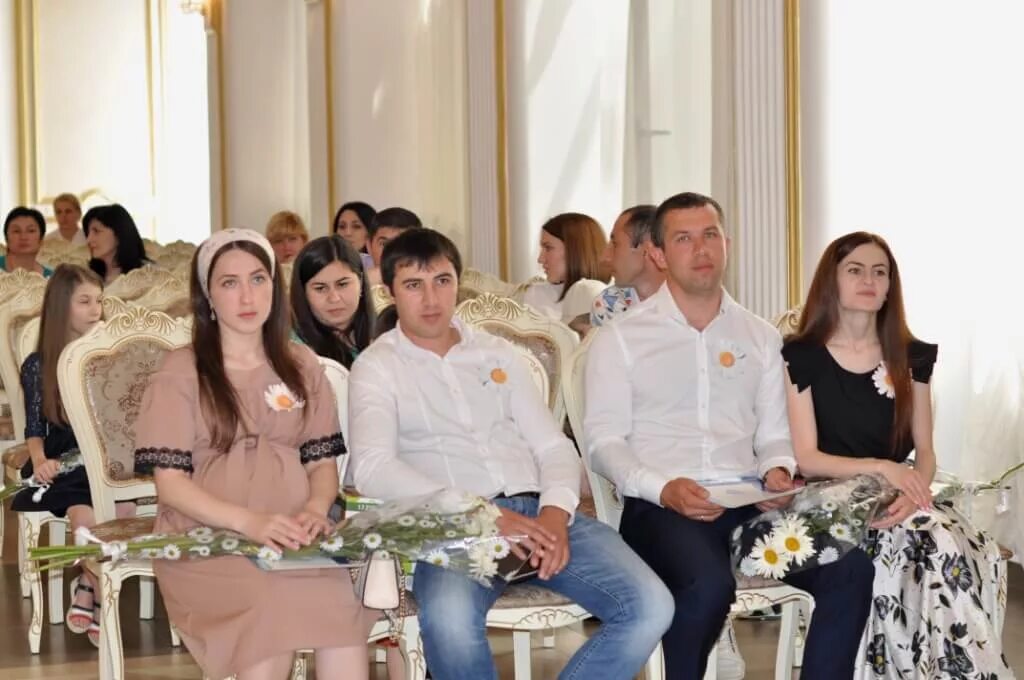 Загс черкесск. Любовь черкесск. гора любви черкесск. лебедева загс черкесск. открытие загса в черкесске.