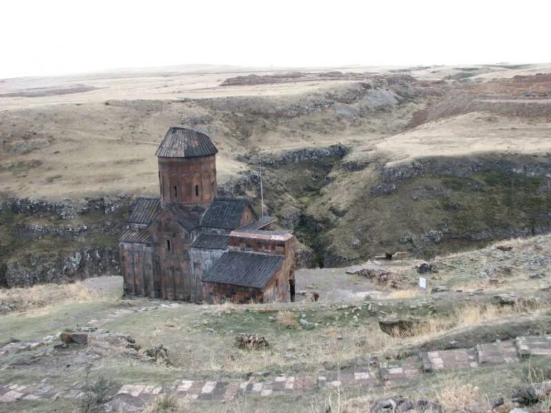 Карс н. Церковь святых апостолов (карс). Карс Армения храм. Крепость карс Турция. Крепость карс Ани.