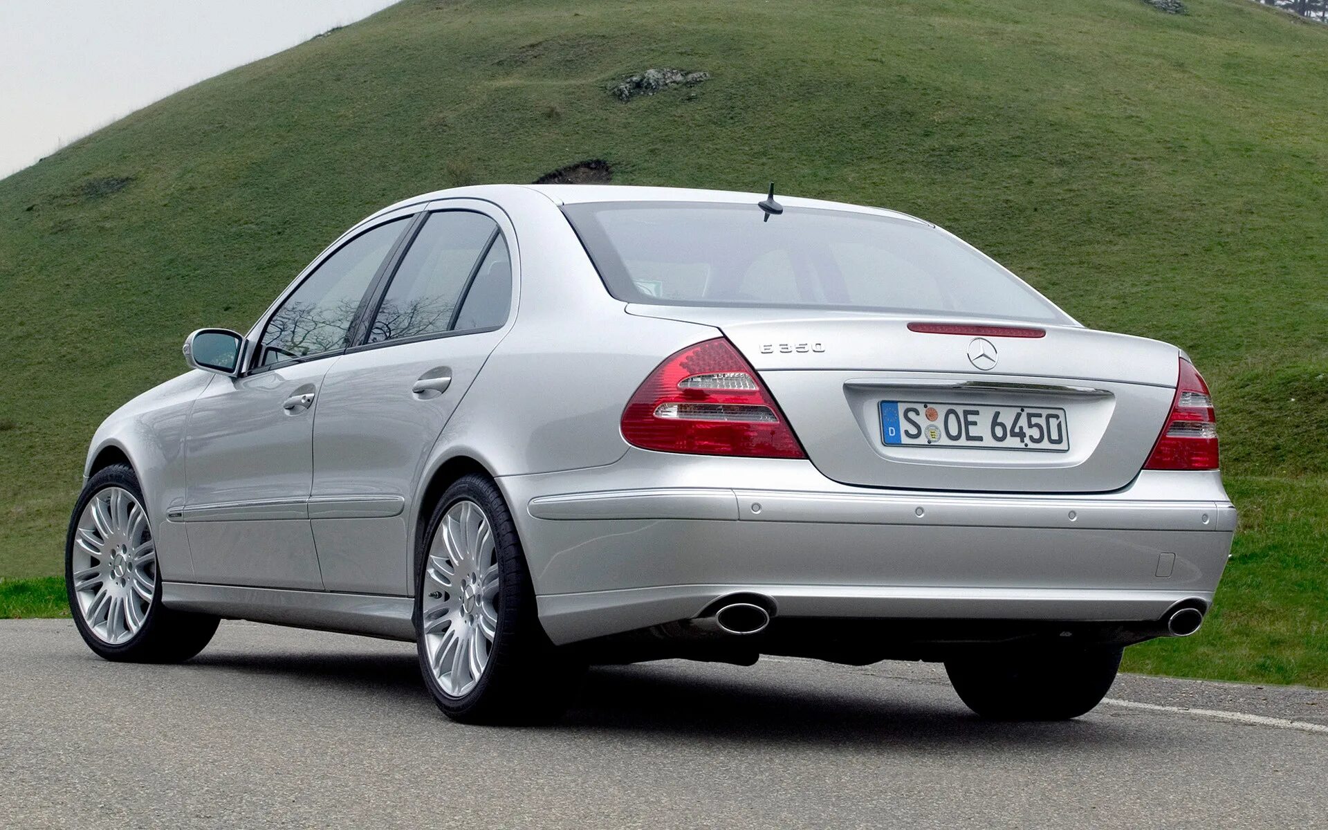 Е класс найти. Мерседес w211 2005. мерседес е350 w211. мерседес бенц е класс 211. mercedes benz e class w200.