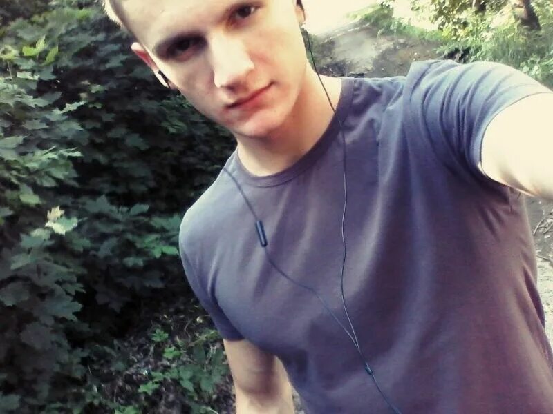 Фото парня 18 домашние