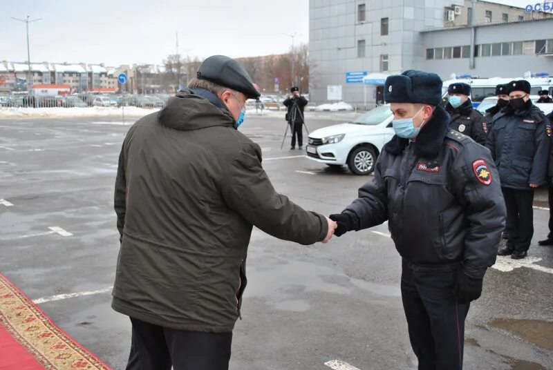 Александр Никитин поздравил сотрудников патрульно-постовой службы Министерство