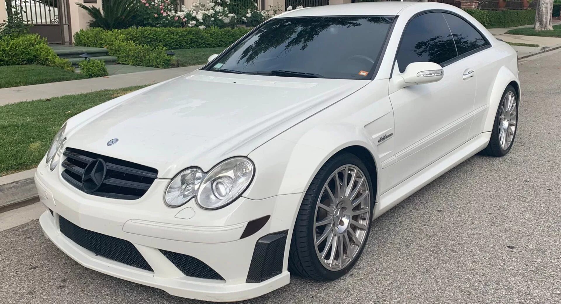 Купить мерседес clk. Mercedes-Benz CLK 63. Мерседес CLK AMG. Мерседес Бенц CLK. Мерседес Бенц CLK класс.