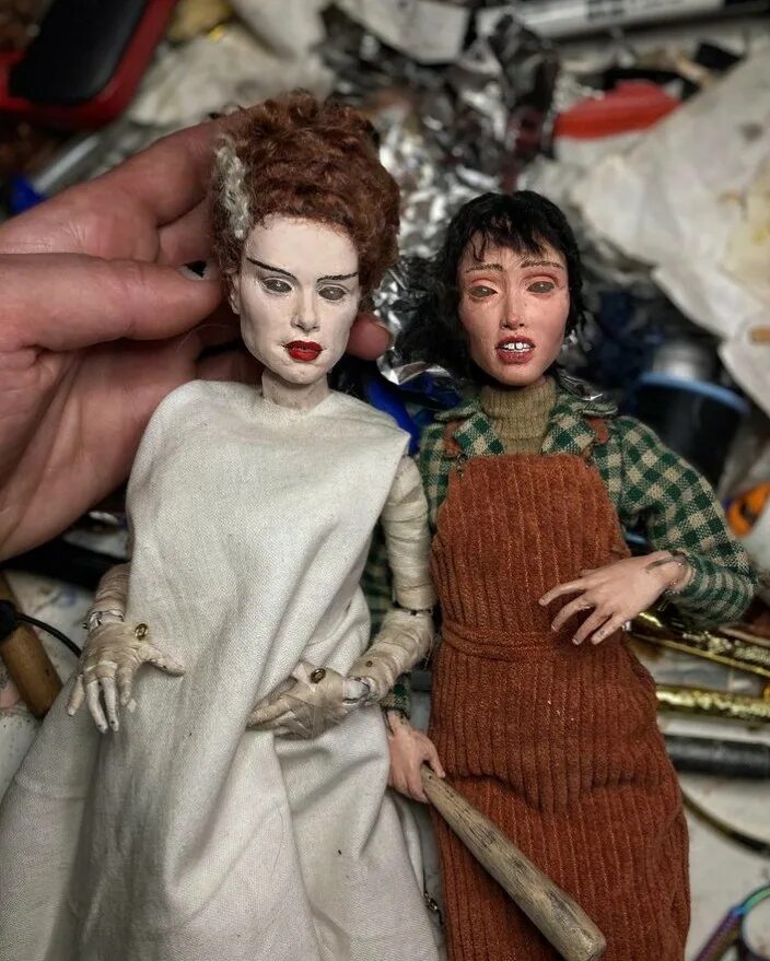 The dolls. Марионетки.