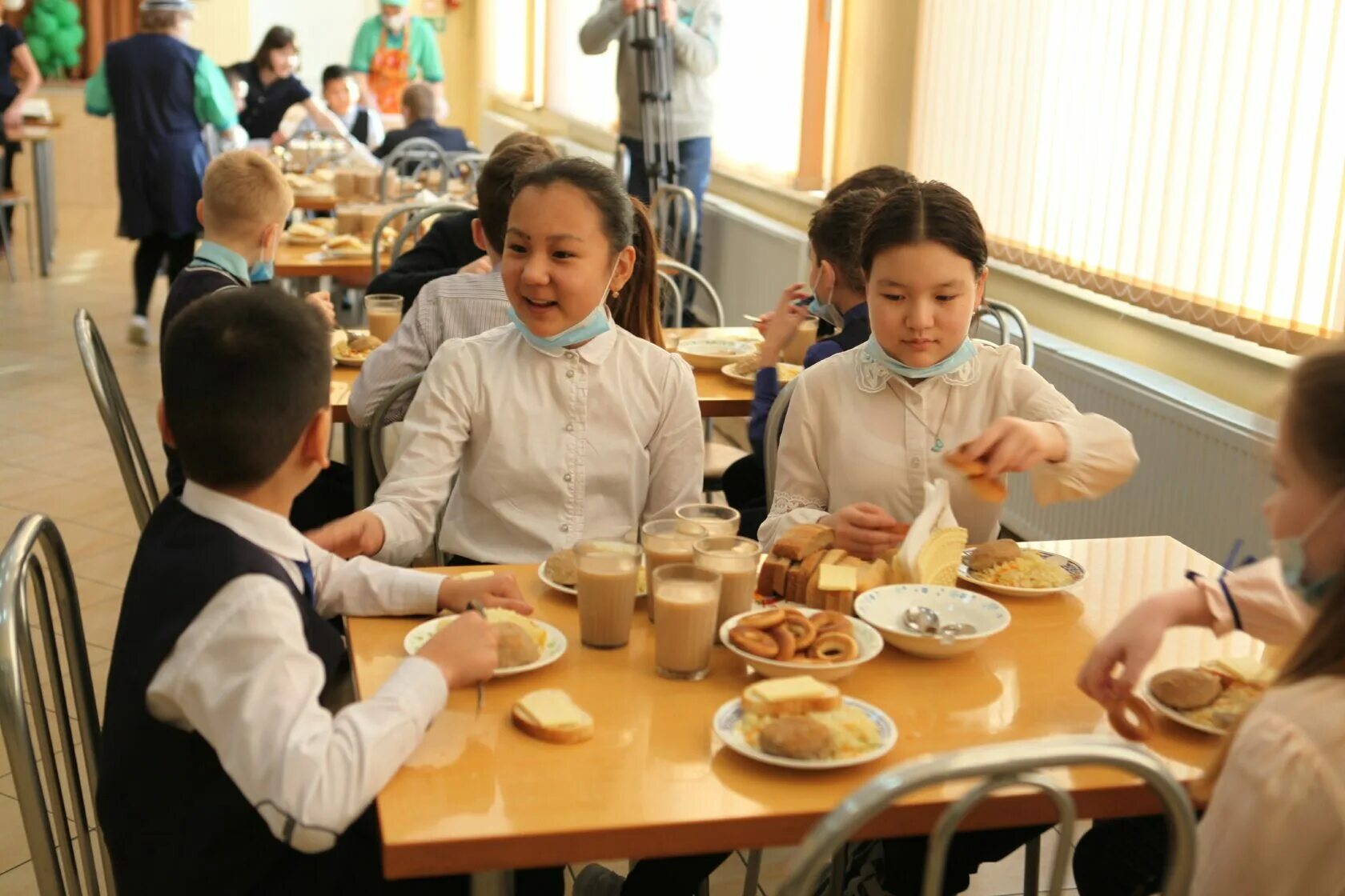 53 Школа Иркутск Новоленино. Школа организация питания Иркутск. Столовая в школе Иркутска. Школьные блюдо в Иркутске.