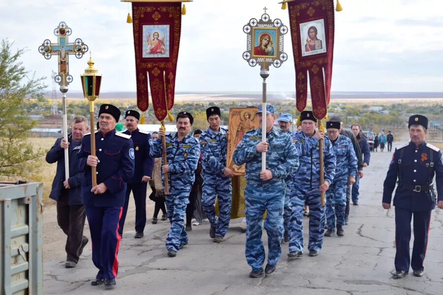 Перелюб. Село Перелюб Саратовской области. Село Перелюб Черниговской области. Церковь Перелюб Саратовская область.