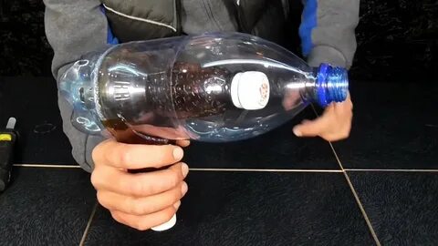 Пластиковая бутылка отверстия