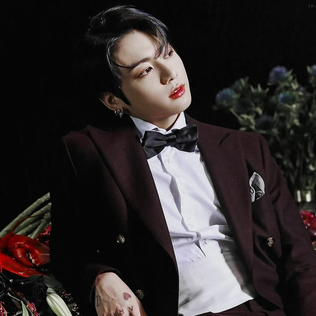 Бтс чонгук 2017. Чонгук красавчик. Leon jungkook. Чонгук бизнесмен. Чонгук бизнесмен.