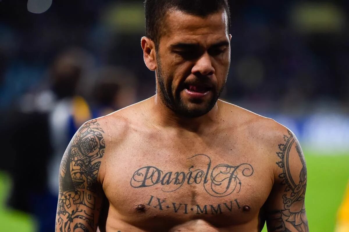 Дани Алвес торс. Мигель Алвес. Дани Алвес тату. Daniel Alves 2023.