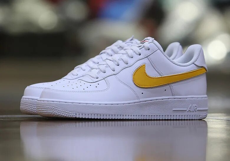 Какие найки купить. Nike Air Force 1. Nike Air Force 1 Swoosh White. Nike Air Force 1 Low White Black Swoosh. Nike Air Force 1 Low White.