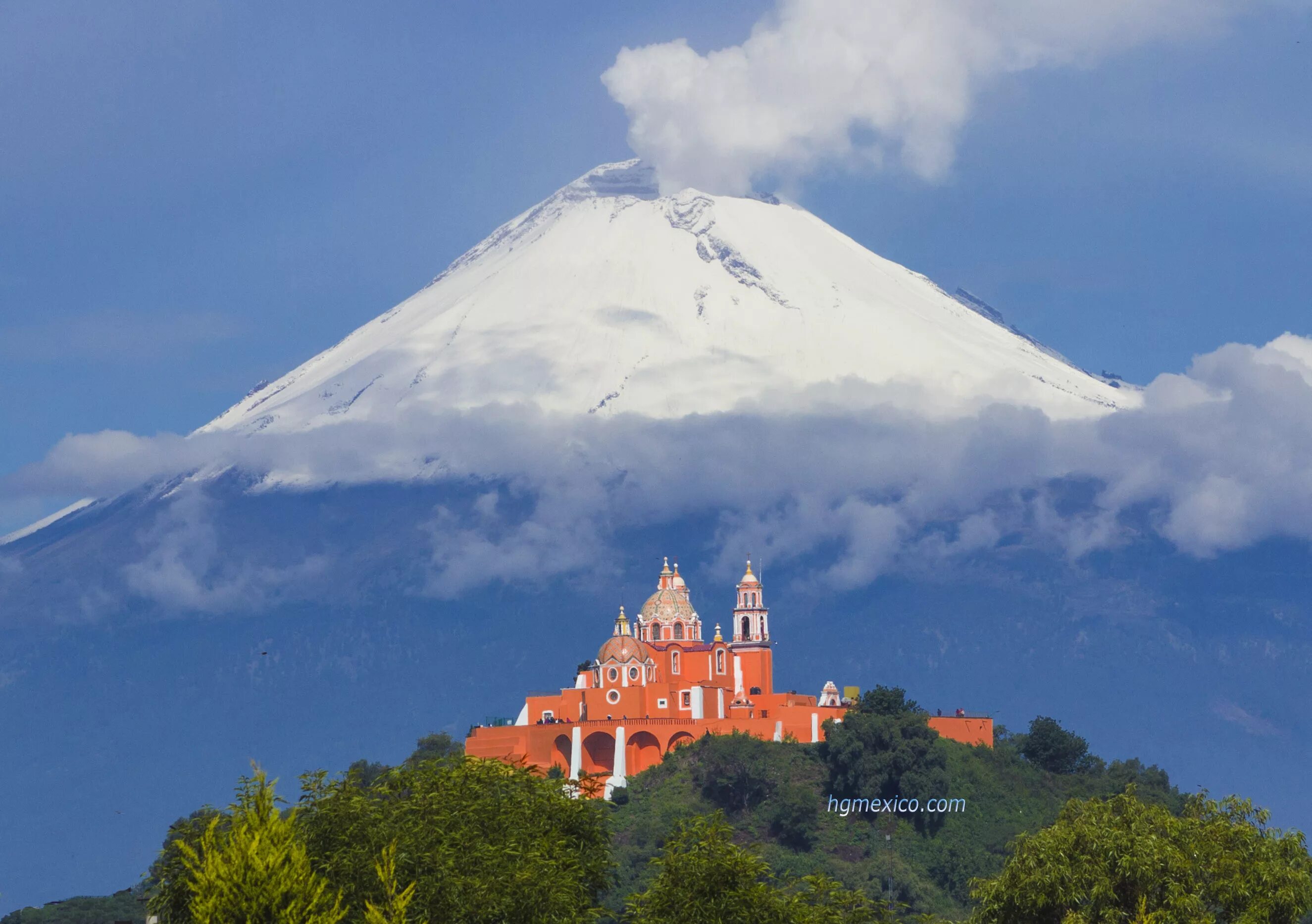 Самая высокая точка мексики. Пико де Орисаба. Вулкан Пико де Орисаба. Пик Орисаба Мексика. Мексика вулкан Орисаба.