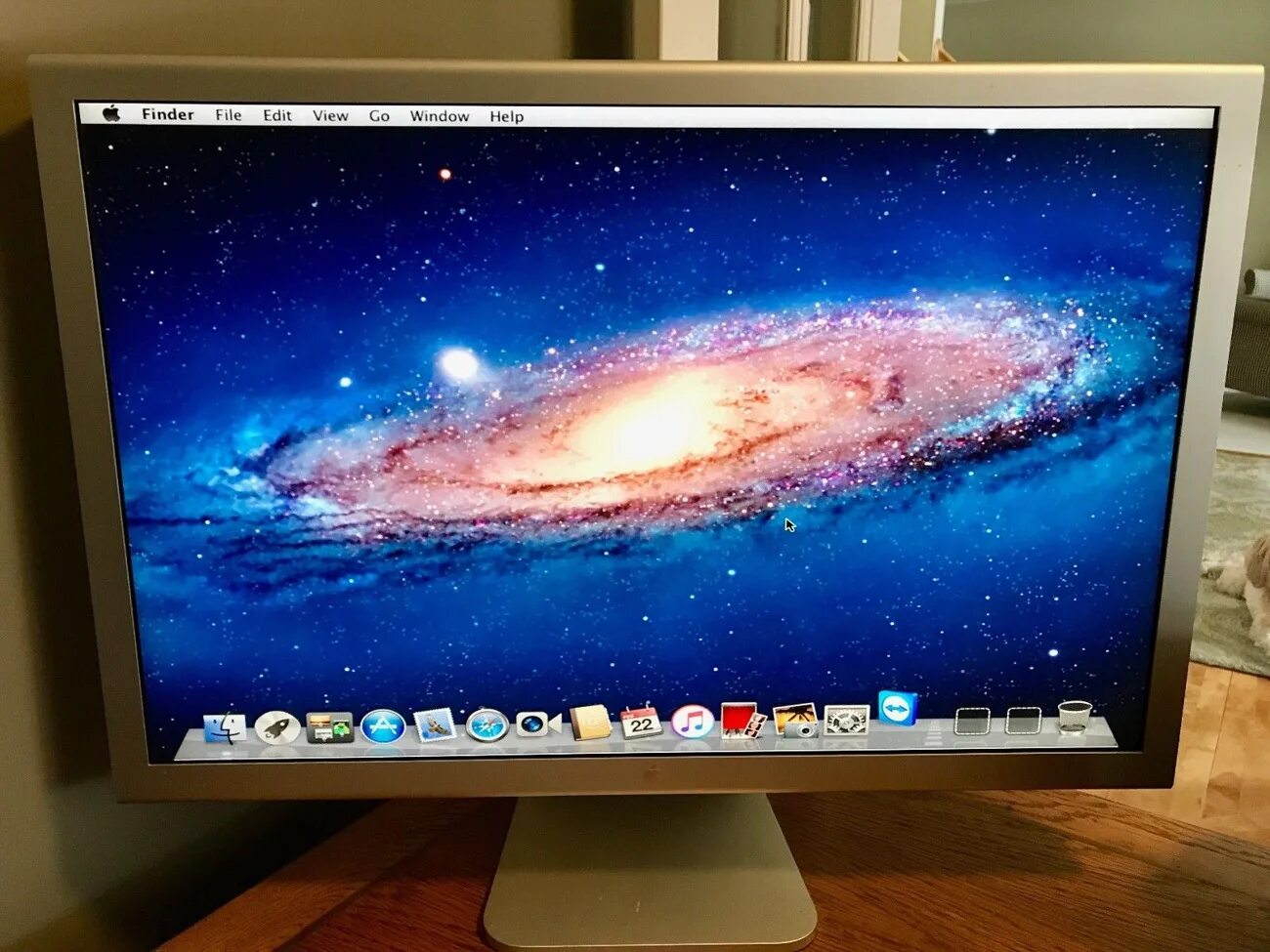 Монитор Apple 30. Монитор Apple Cinema display. Монитор Синема дисплей Епл. Диагональ 30 дюймов