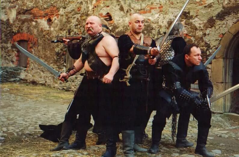 Ренфри ведьмак. Ведьмак сериал 2002 весемир. сорокопутка ведьмак польский сериал. ренфри ведьмак сериал 2002. ренфри ведьмак сериал.