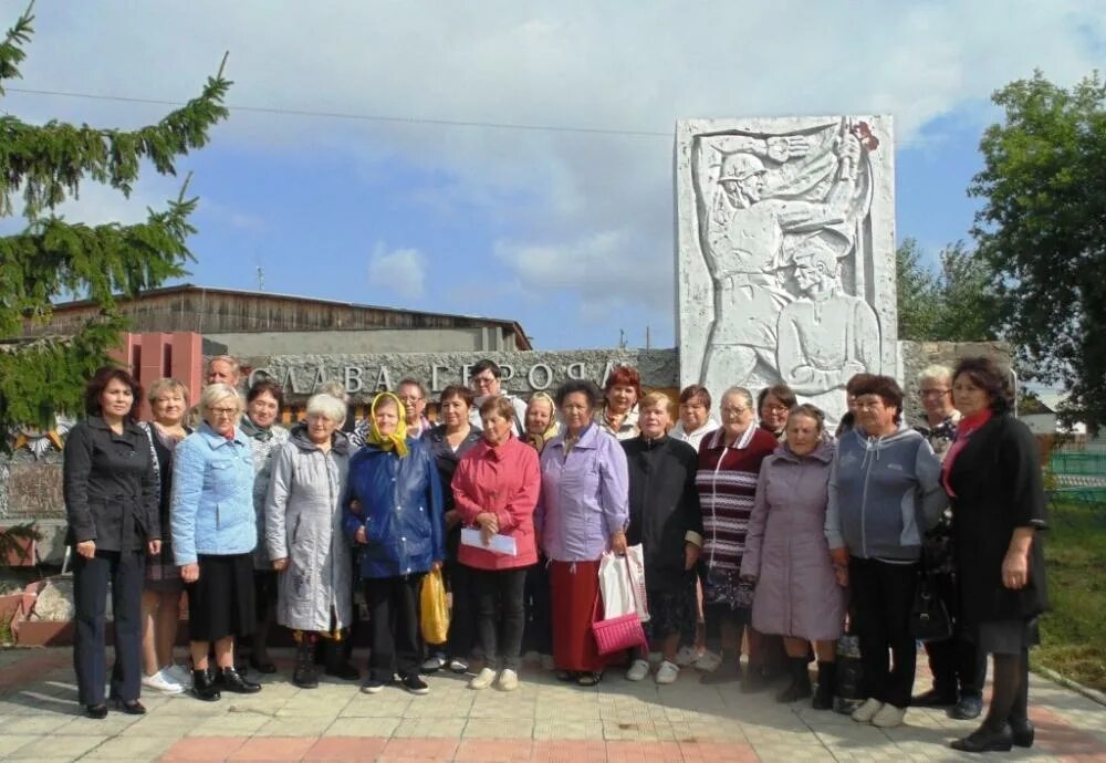 Першино тюменская область. Першино тюменской. Зиново тюменская область фото. Памятник воинам в селе першино. Першино тюменской.