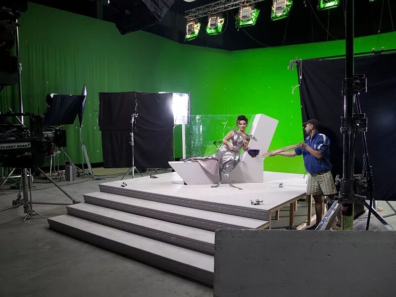 маршала малиновского 7 москва московский продюсерский центр. продюсерский центр визитки. моспродюссер концертный зал. офис продюсерского центра. русское радио диджеи фото.