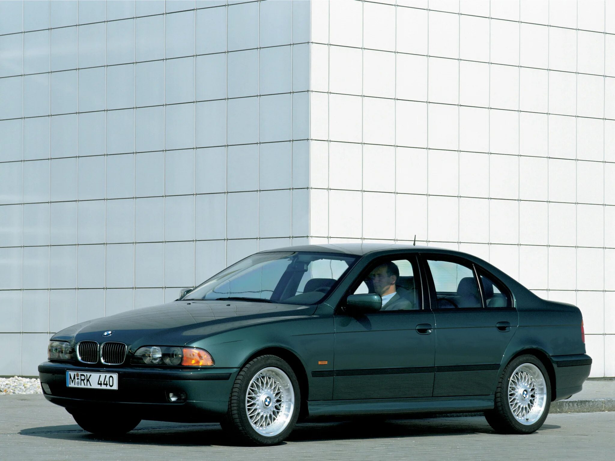 Bmw сток. БМВ 1995-2000. BMW 525i e39. BMW e39 седан. BMW 5 e39 2000.