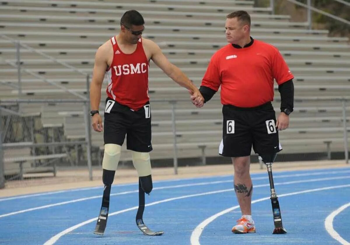 Инвалиды спортсмены. Сильные люди инвалиды. Сильный духом человек. Инвалиды сильные духом люди.