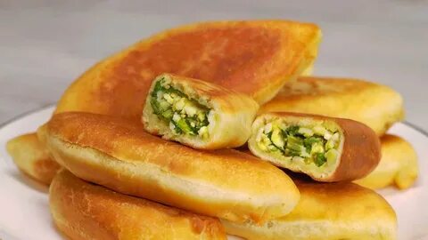 Тесто с зеленым луком на сковороде