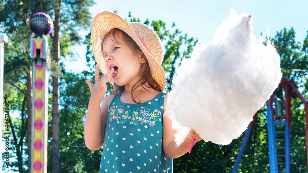 You ever eat candy floss. Сладкий ребенок. Сахарная вата фото для рекламы. Cotton Candy eat children. Eat Candy Floss картинки для детей.