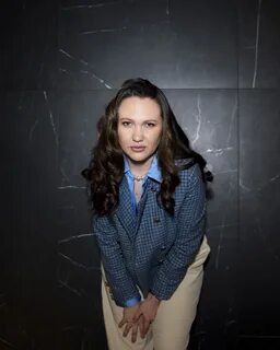 Yosh qizlar onlayn mushtlash