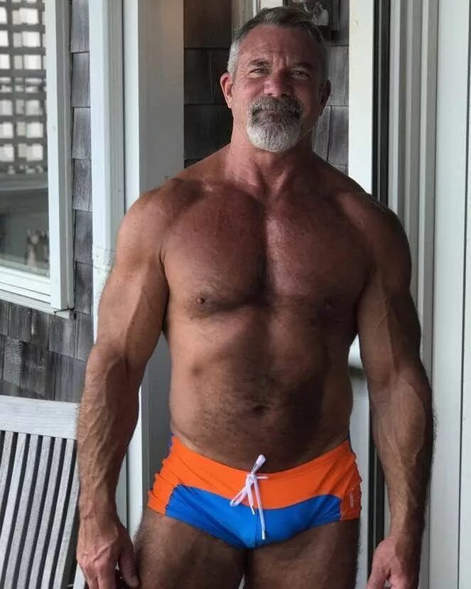 Daddy cock video. Muscle daddy speedo. Мужчины bear daddy туркиш. Muscle daddy bull. Daddies турция.