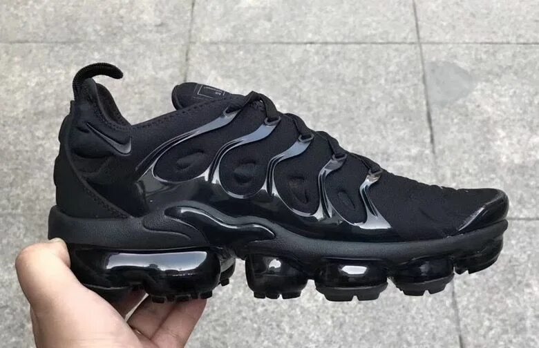 Тн 70. Nike Air Max VAPORMAX Plus. Nike Air VAPORMAX Plus. Nike Air VAPORMAX Plus Black. Кроссовки Nike Air VAPORMAX Plus.