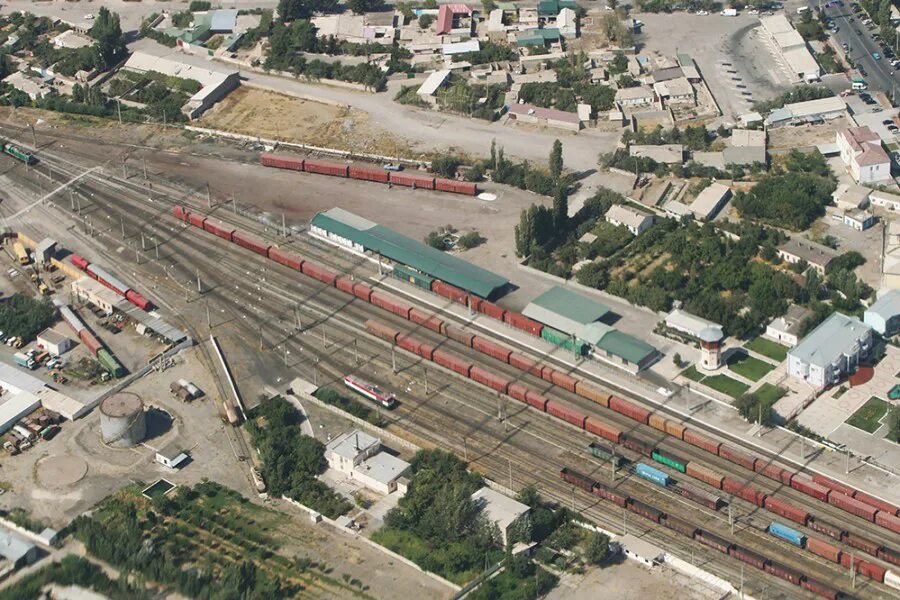 Поезд таджикистан худжанд. Таджикистан гафуров жд вокзал. Вокзал худжанд. Жд худжанд. Таджикистан гафуров жд вокзал.