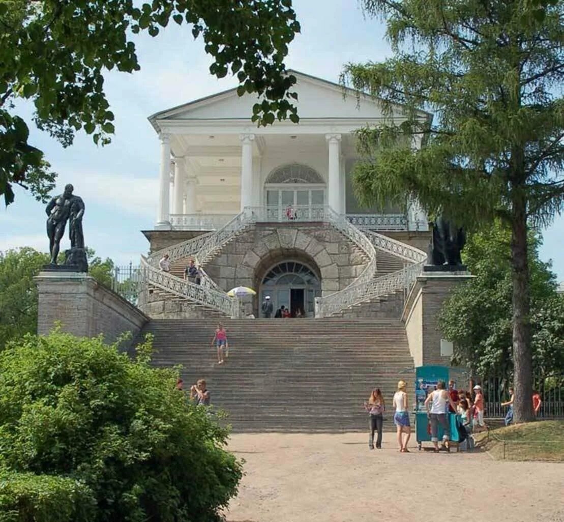 Царское село заповедник Екатерининский парк Камеронова галерея. Камеронова галерея в Пушкине. Екатерининский парк Царское село достопримечательности. Город Пушкин достопримечательности.