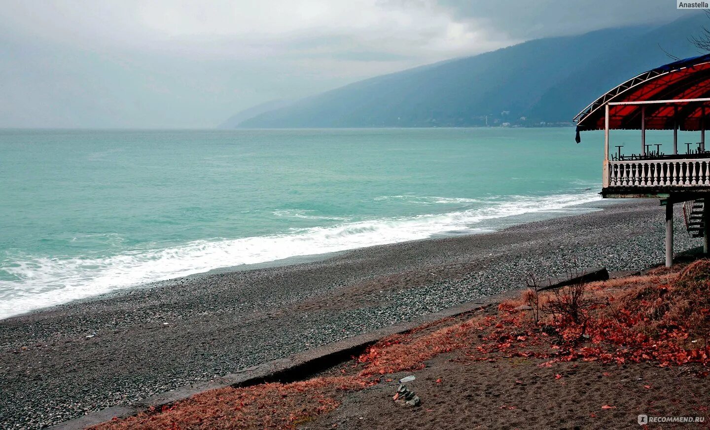 Пляж гагра абхазия. Гагра абхазия 2022. Дворец гагры люцедарский. Прогноз гагра. Климат абхазии.