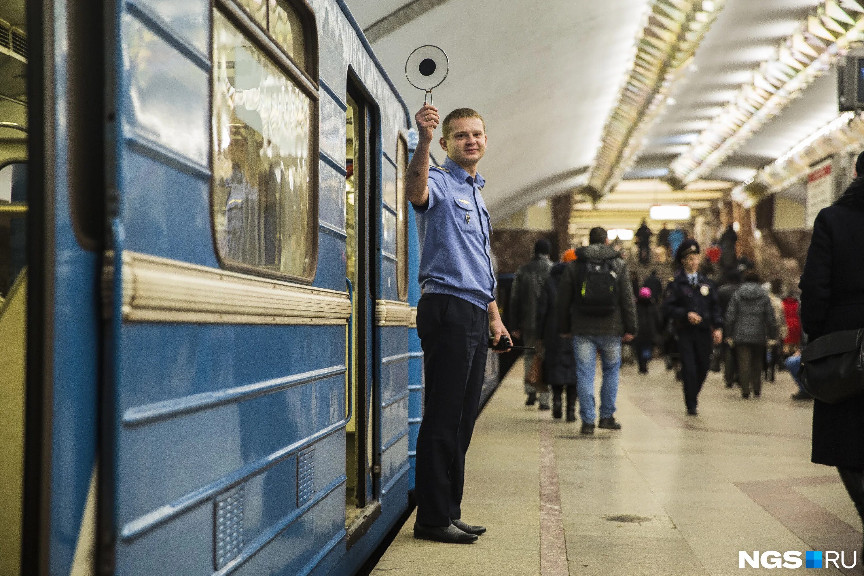 работа метро в новосибирске в новогоднюю ночь. работа метро в новосибирске в новогоднюю ночь. метро новосибирск 2023 новый поезд. работа метро в новосибирске в новогоднюю ночь. станции метро новосибирск.