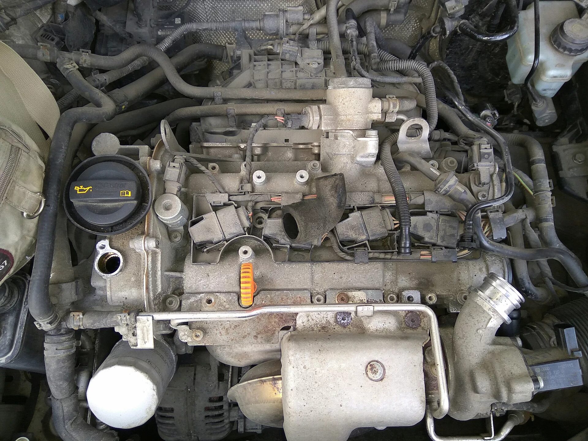 Картерные газы 1.4 tsi. 1/4 tsi caxa клапан вентиляции картерных газов. клапан вентиляции картерных газов 1.4 tsi ea211. вкг фольксваген 1.4 tsi. клапан вентиляция картерных газов мотора 1.4 tsi.