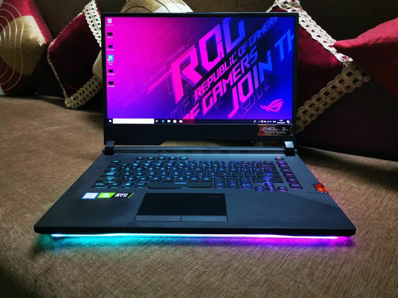 Asus rog scar купить. Ноутбук ASUS ROG Strix g17. ASUS ROG Strix ноутбук 17.3. ASUS ROG Strix scar III. ASUS ROG Strix scar 17.