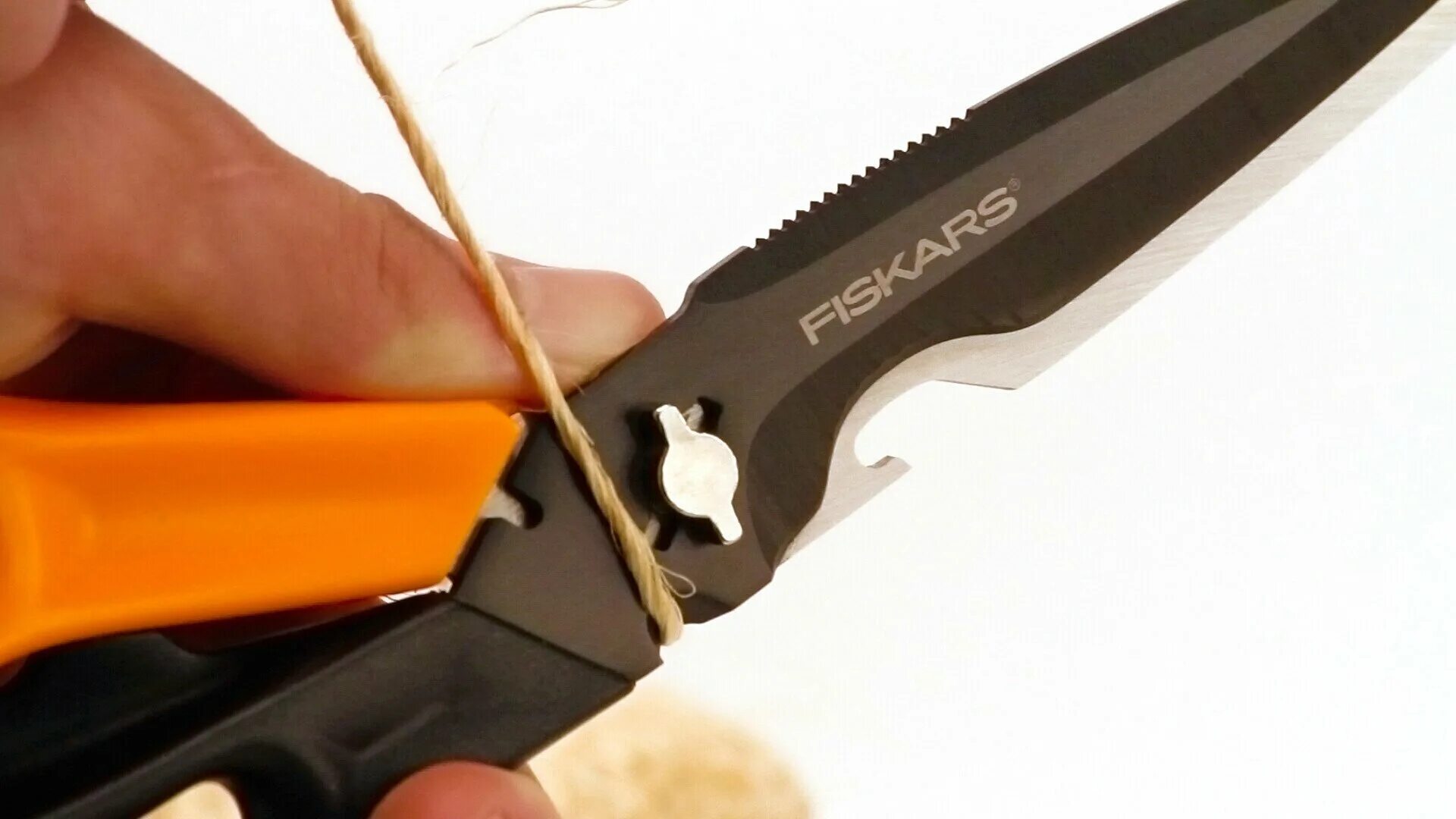 Ножницы fiskars чёрные ручки 25 см. Ножницы фискарс aa1120. Ножницы fiskars распарывательнын. Ножницы фискарс. Fiskars 1000809.