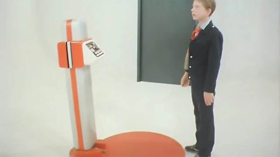 машина времени гостья из будущего картинки. коля герасимов из гостья из будущего. гостья из будущего кадры машина времени. коля герасимов и машина времени. гости из будущего фильм 1984.