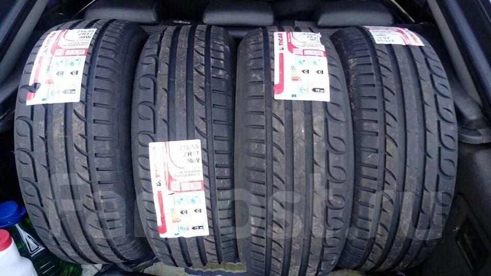 Купит шины в улан. Tigar UHP Ultra High Performance 215/55 r17. 215 55 17 Tigar Ultra High Performance. Tigar Ultra High Performance 235/55 r18. Tigar 215 55 17 Ultra.