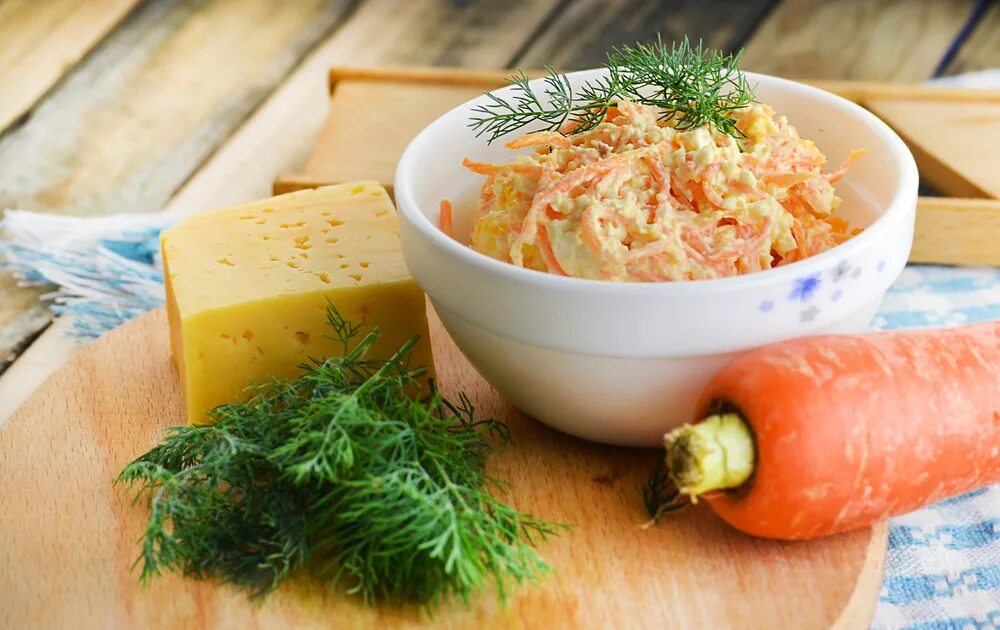 Салат морковь плавленый сыр яйцо