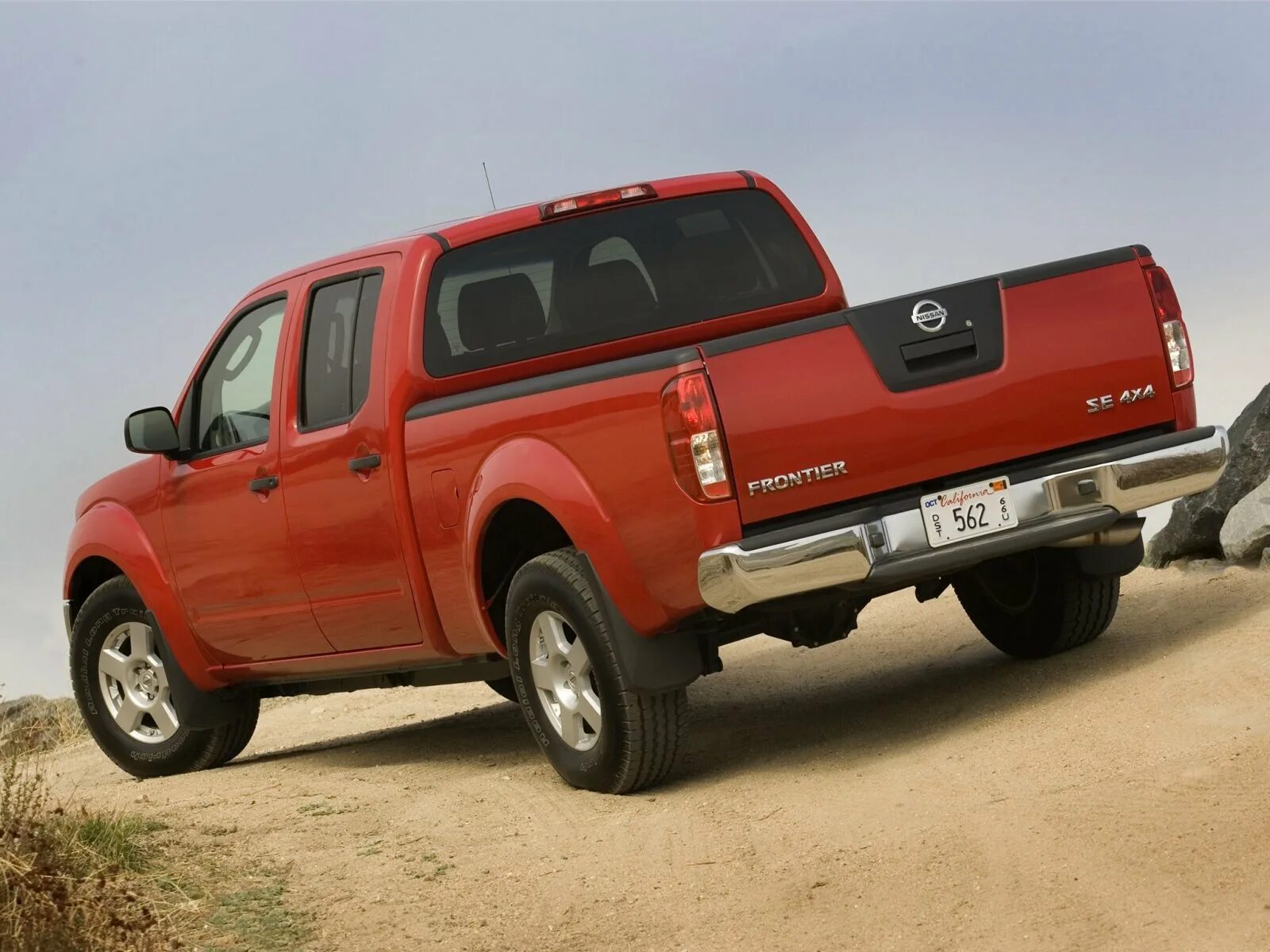 Купить пикап в свердловской области. Nissan Frontier Crew Cab. Пикап Ниссан 4х4. Ниссан НП 100 пикап. Ниссан пикап 2005.