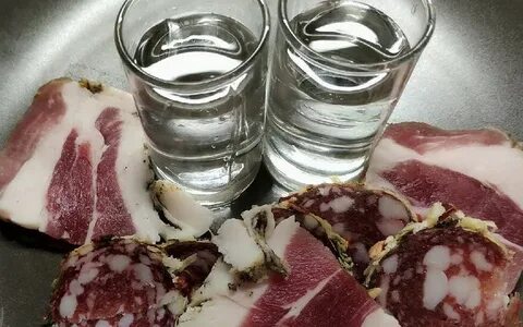 Самогон пила