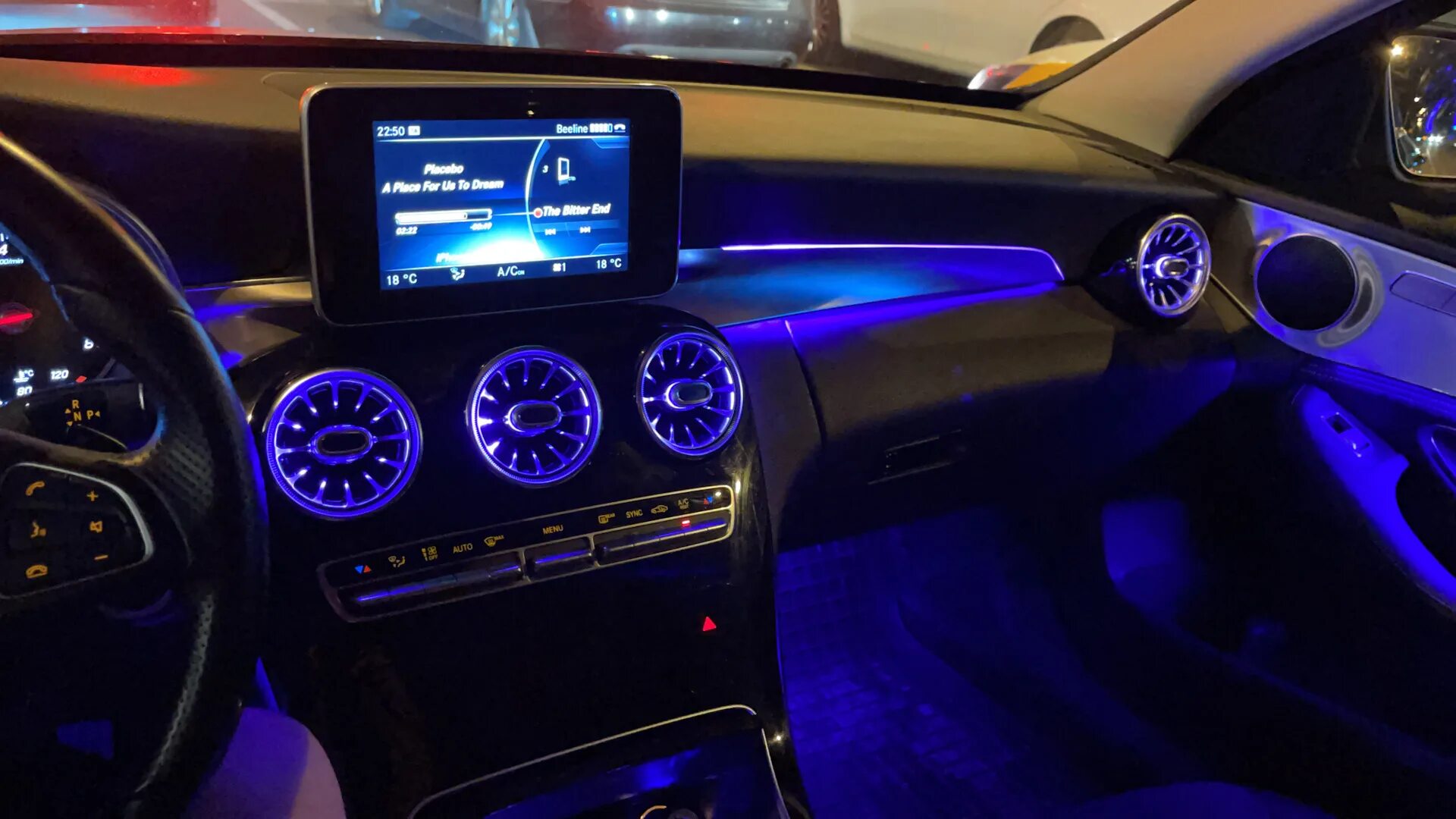 Mercedes w205 Ambient Lighting. Салон w205 Ambilight. Подсветка салона Мерседес с класс w205. Подсветка салона w205.