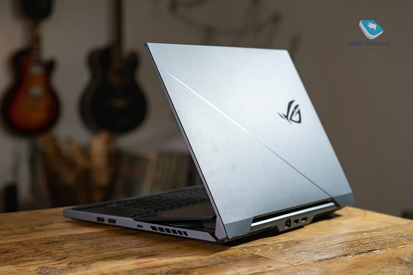 ASUS ROG Zephyrus Duo 15. ROG Zephyrus Duo 16. ASUS ROG Zephyrus Duo 16. ASUS Zephyrus Duo gx550 i9 10980hk / RTX 2080. Asus zephyrus duo купить