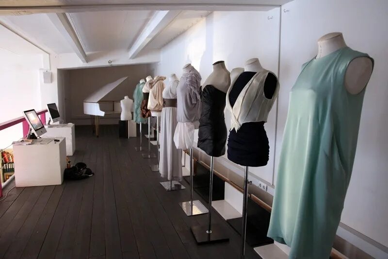 манекен для дизайнера одежды. университет в санкт-петербурге на дизайнера одежды. дизайнеры одежды спб. конструктора одежды спб. интернет-магазин дизайнерской одежды.