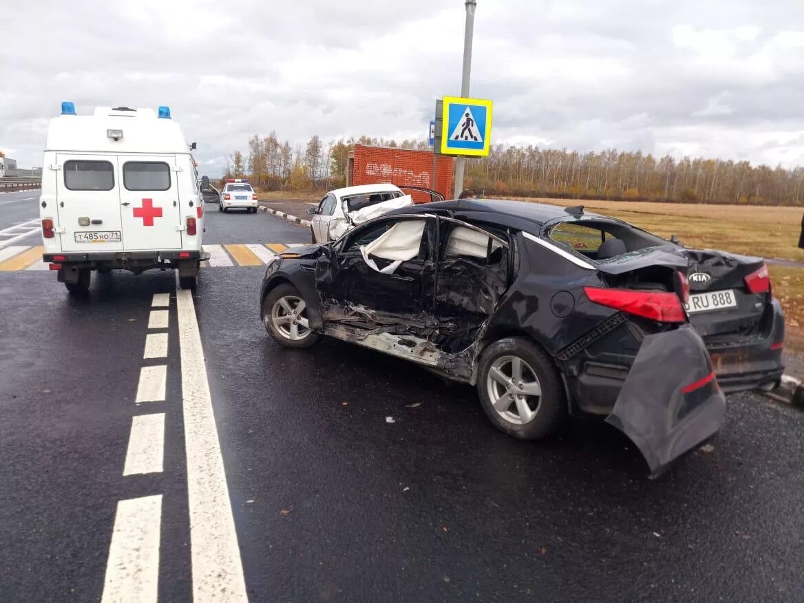 10 октября м. Авария в Тульской области на трассе м4. Авария кия Оптима. Авария на трассе м4 Дон в Тульской области вчера.