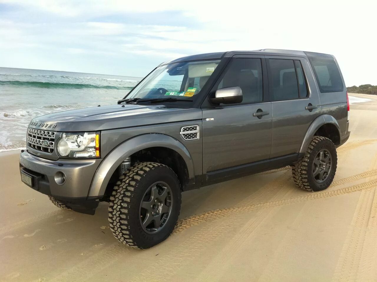 Дискавери 18. Ленд Ровер Дискавери 3. Ленд Ровер Дискавери 4. Land Rover Discovery 2 35 колеса. Lifted Land Rover Discovery 4.