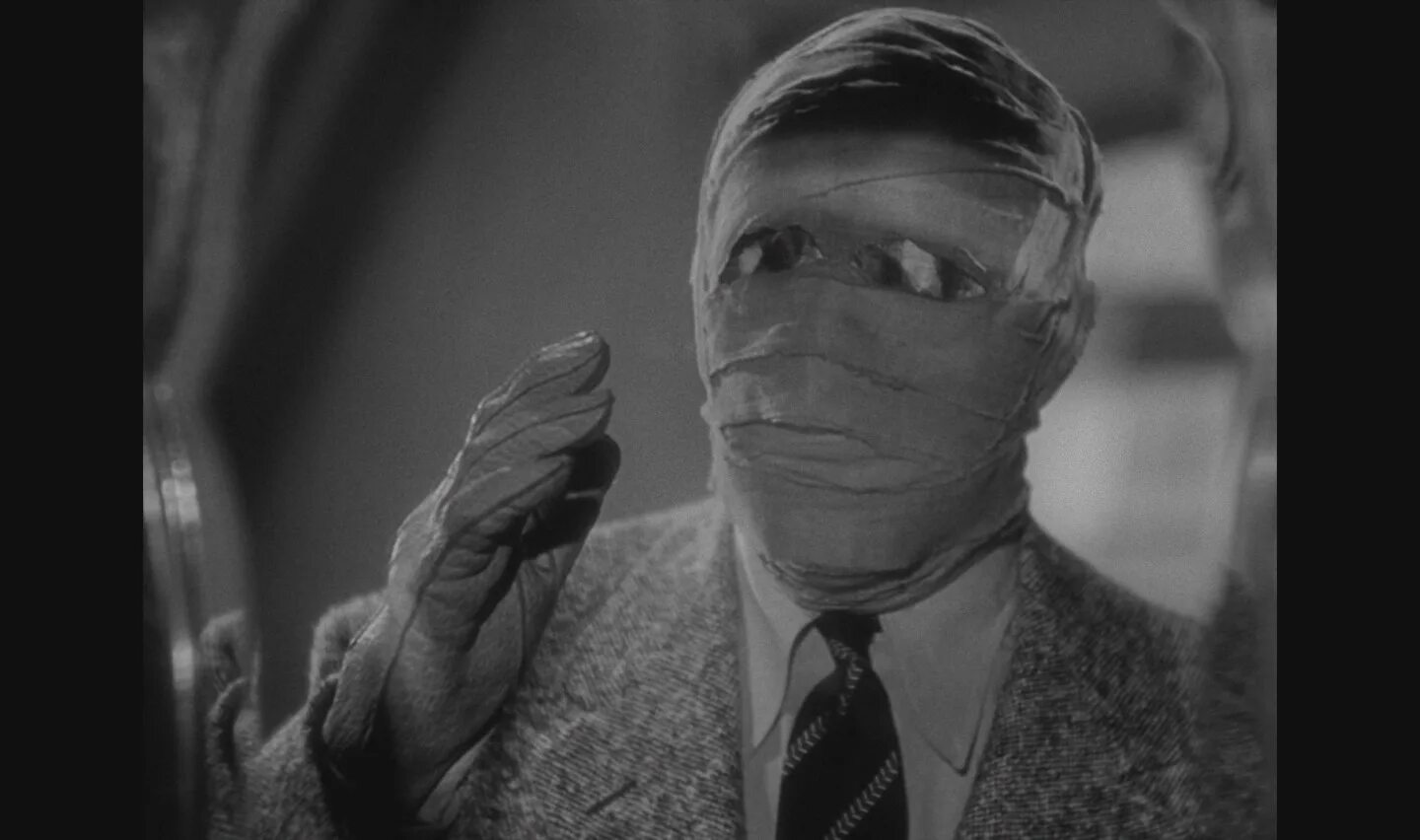 Человек-невидимка герберт уэллс фильм. Доктор гриффин человек невидимка. Человек-невидимка фильм 1992. Outsider invisible man. Человек-невидимка фильм 2004.