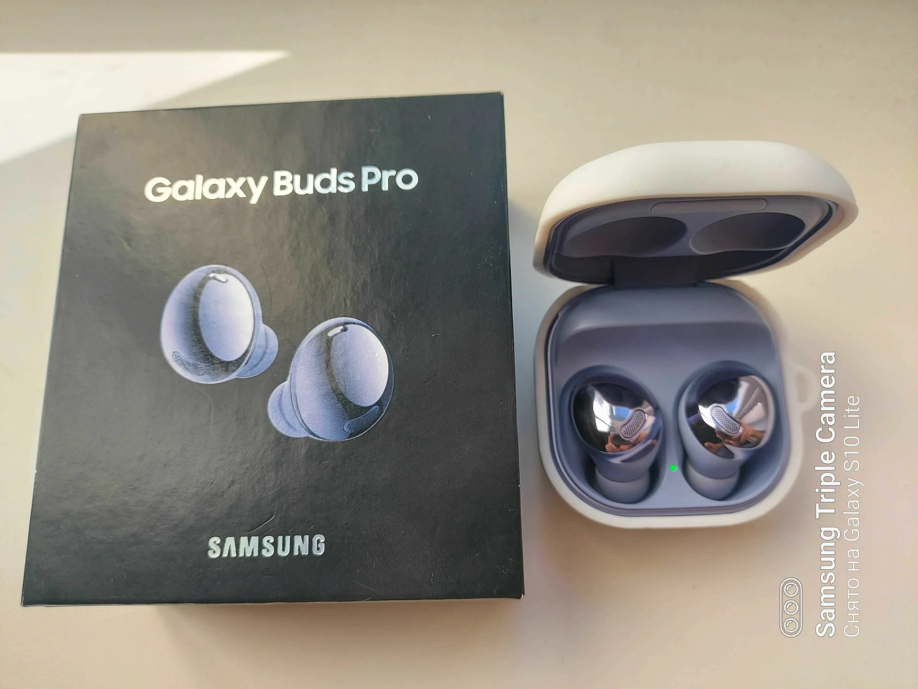 Галакси бадс 2 купить. Galaxy Buds Pro. Samsung Galaxy Buds Pro фиолетовые. Galaxy Buds Pro Violet. Samsung Galaxy Buds Pro Attic Violet (SM-r190nzvacis).