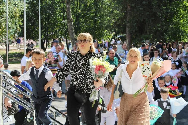 управляющая апрелевка. управляющая апрелевка. акция герои с нами. начальник территориального управления апрелевка. большеисаковская администрация.