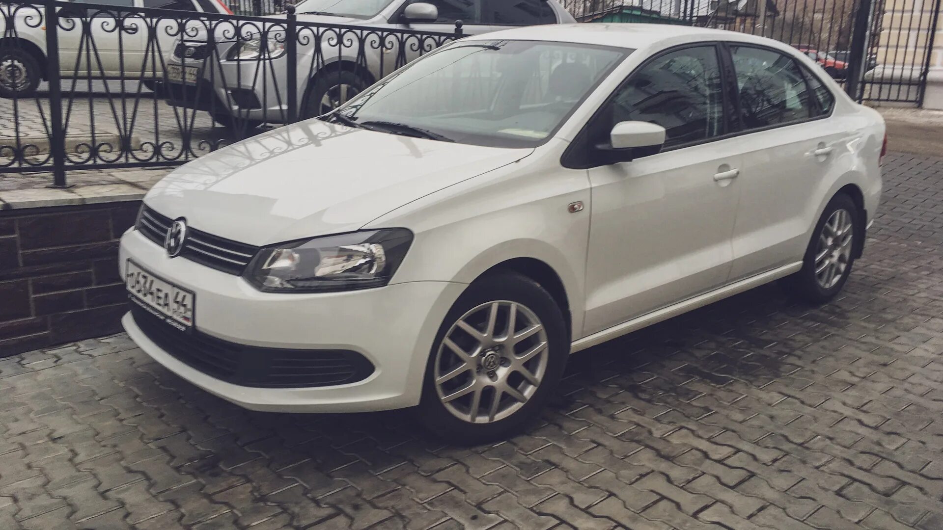 Поло седан 2015 купить. Polo sedan 2015. Поло седан 2015г. Просвет Фольксваген поло седан 2015. Поло седан -90.